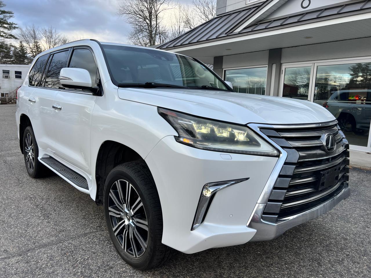 jtjhy7ax8j4267300 JTJHY7AX8J4267300 2018 Lexus Lx 570