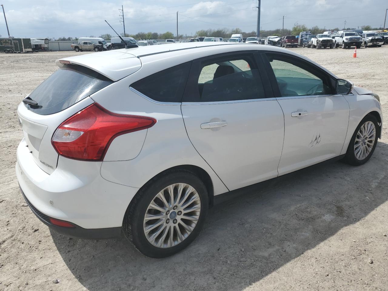 2012 Ford Focus Titanium vin: 1FAHP3N25CL295096