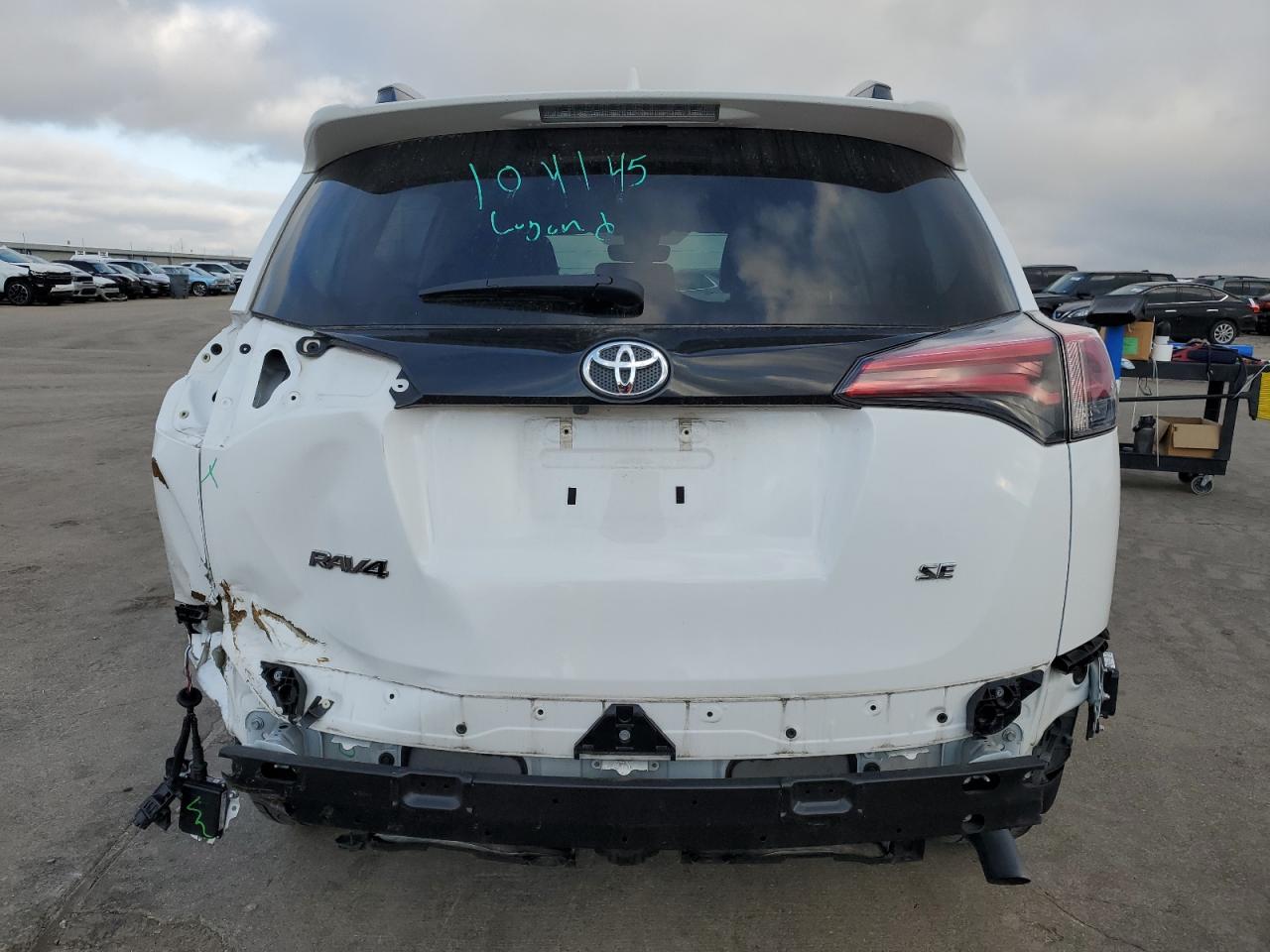 2T3NFREV3HW393206 2017 Toyota Rav4 Se