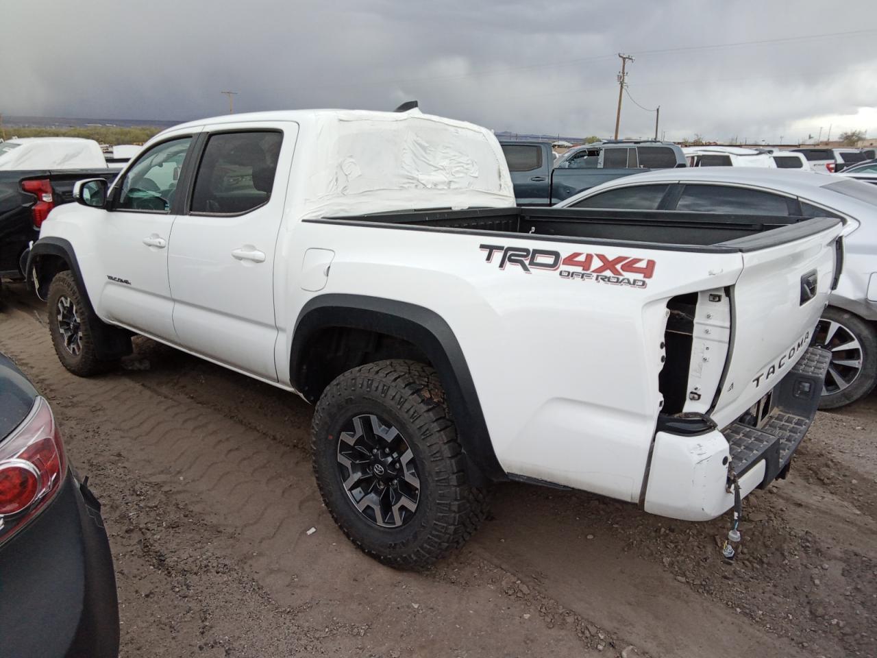 2013 Toyota Tacoma Double Cab vin: 3TMLU4EN7DM118854