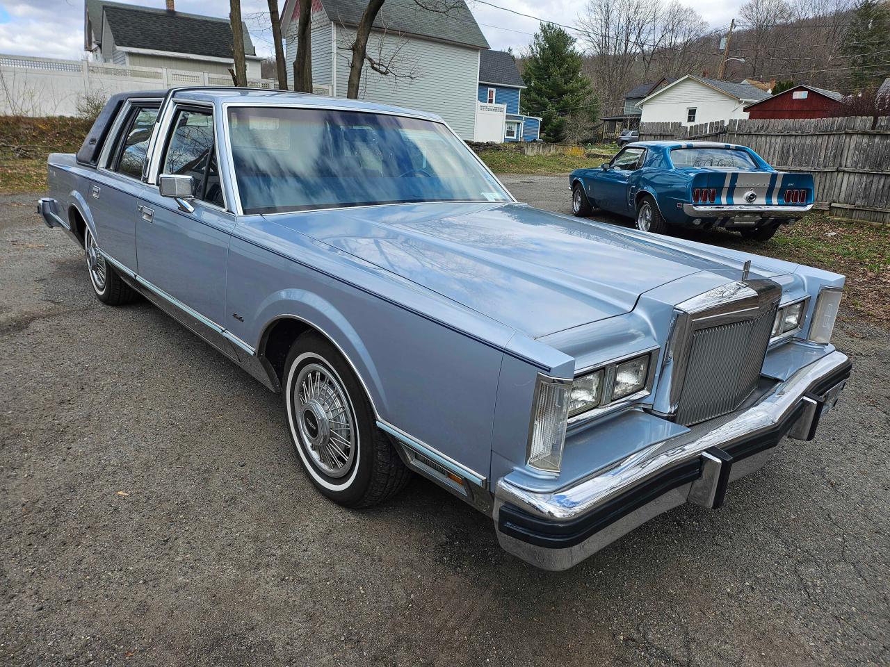 1LNBP96F3EY712821 1984 Lincoln Town Car