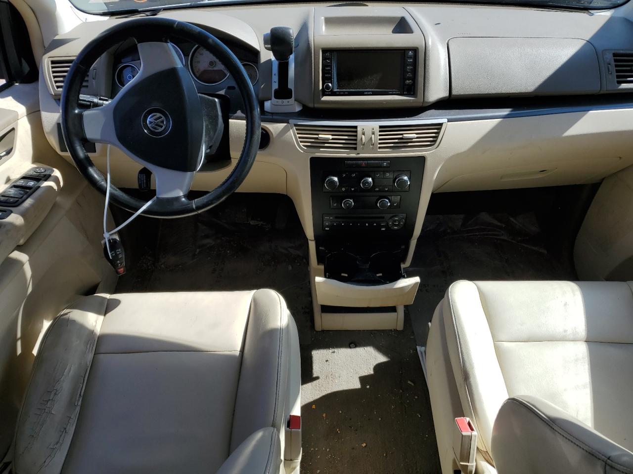 2V4RW3D1XAR281781 2010 Volkswagen Routan Se