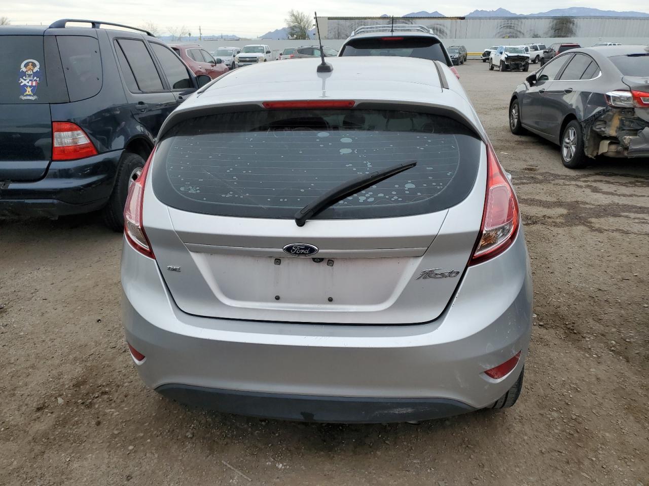 3FADP4EJ1JM123879 2018 Ford Fiesta Se