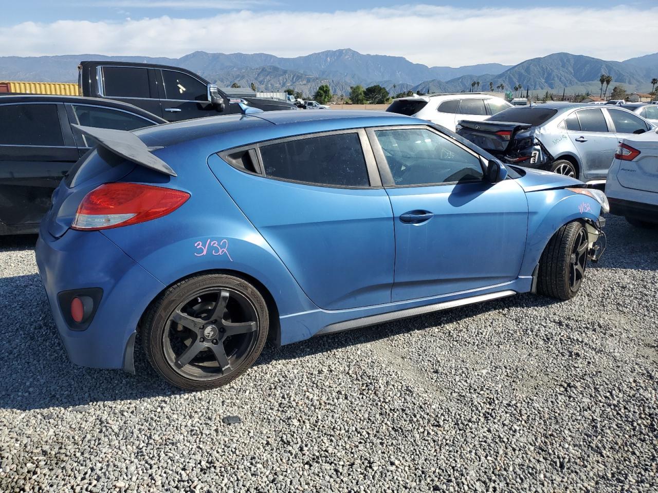 KMHTC6AE5GU252469 2016 Hyundai Veloster Turbo