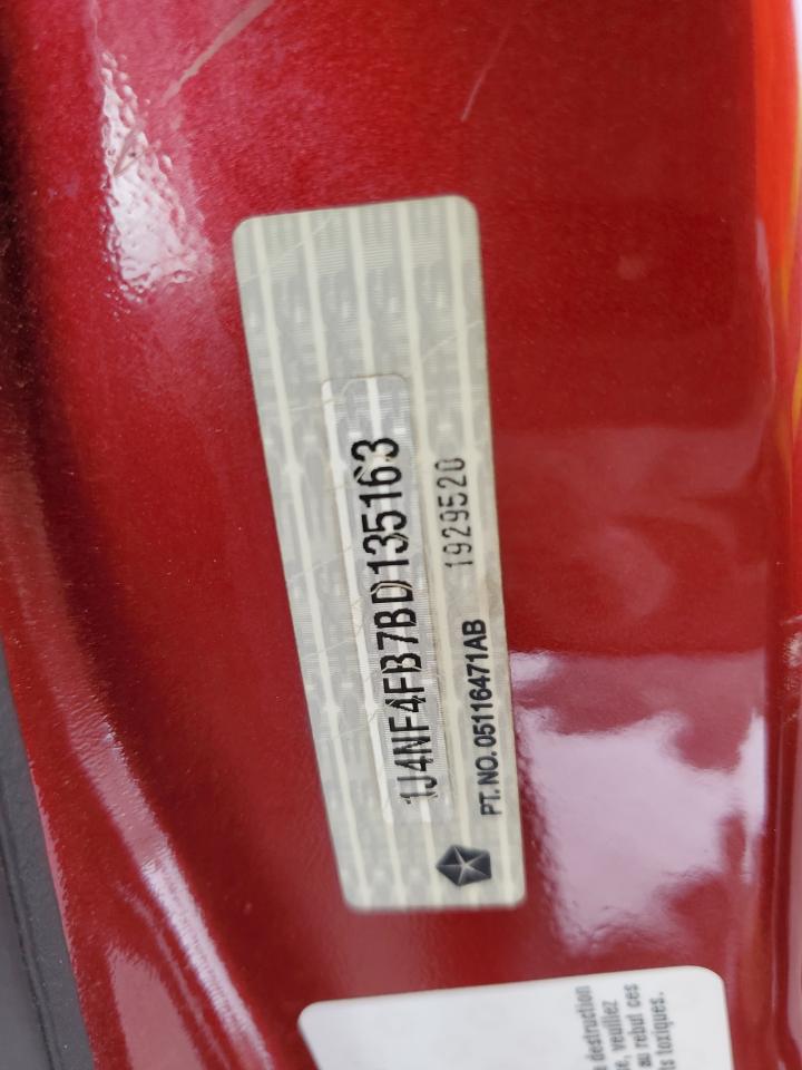 1J4NF4FB7BD135163 2011 Jeep Compass