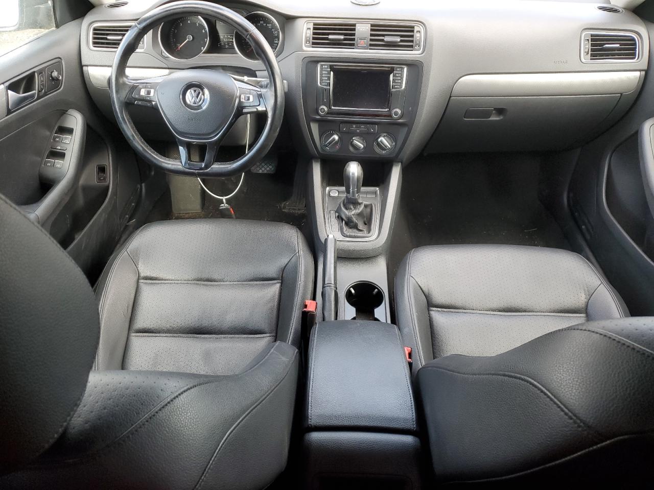 3VWD67AJ9GM418321 2016 Volkswagen Jetta Se