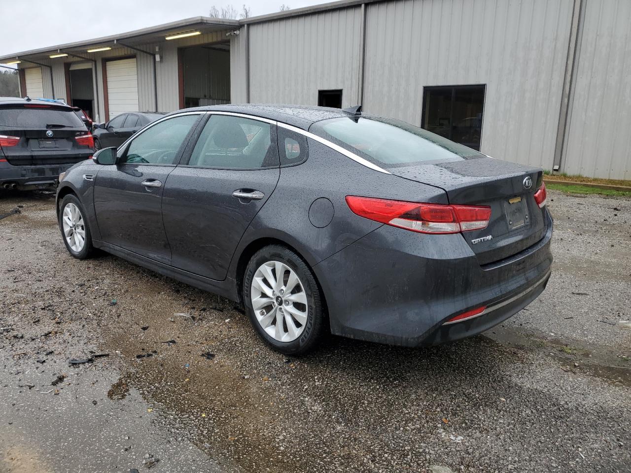 2017 Kia Optima Lx vin: 5XXGT4L33HG125118