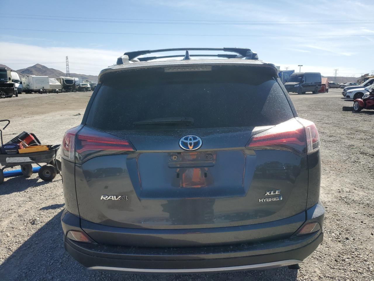 2018 Toyota Rav4 Hv Le vin: JTMRJREV9JD166153