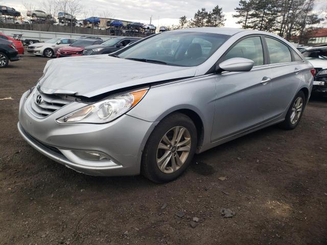 Lot #2404554242 2013 HYUNDAI SONATA GLS salvage car