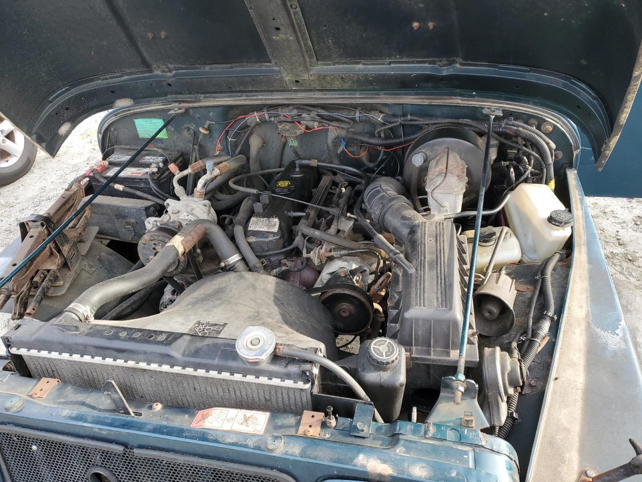 1J4FY19P4SP208444 1995 Jeep Wrangler / Yj S