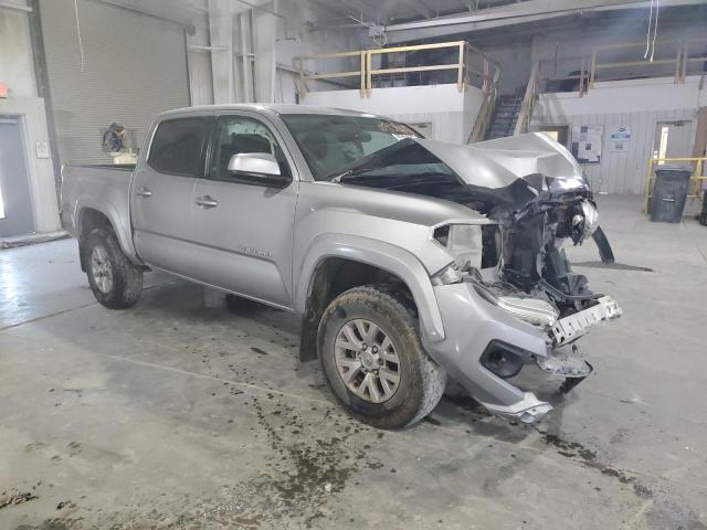 VIN 3TMCZ5AN1HM055608 2017 Toyota Tacoma, Double Cab no.4