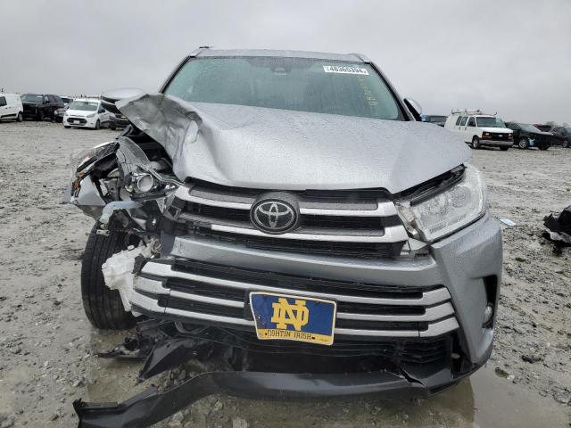 VIN 5TDKZRFH7KS559108 2019 Toyota Highlander, SE no.5