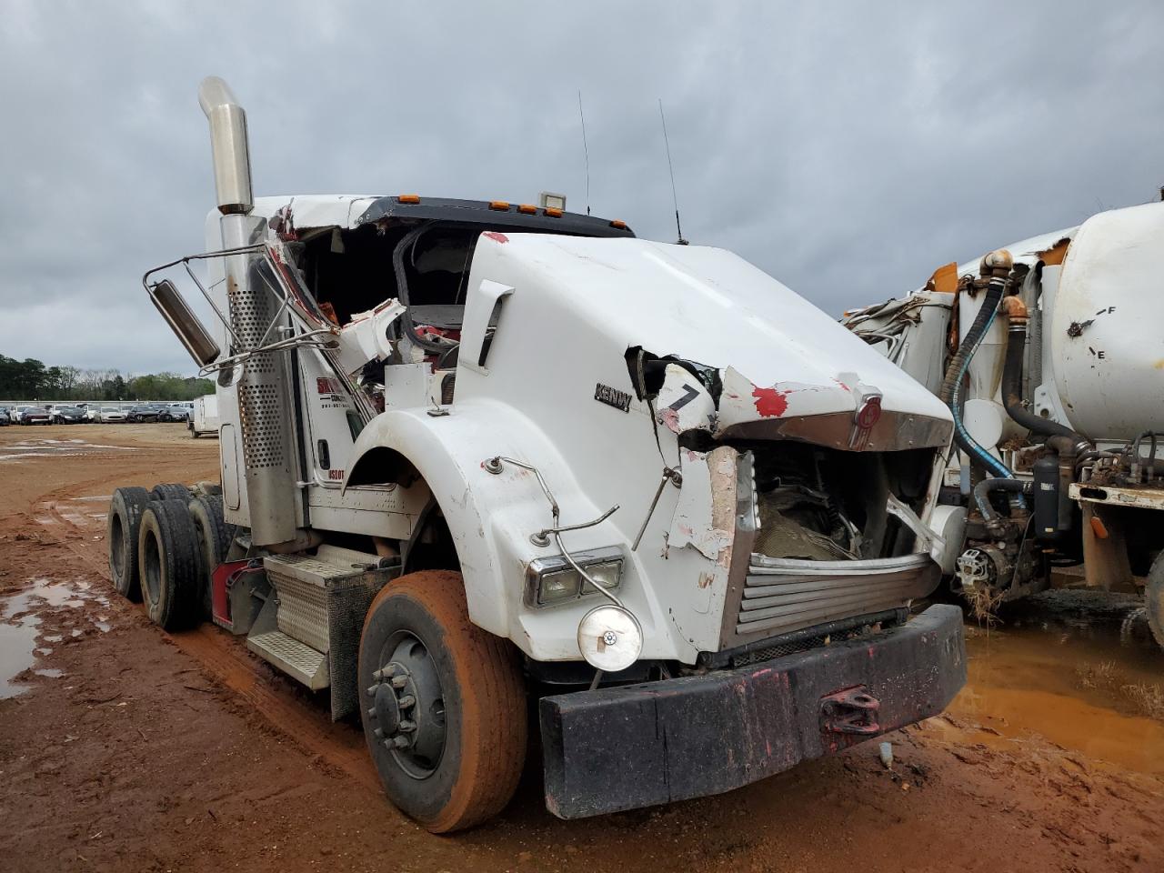  Salvage Kenworth Constructi