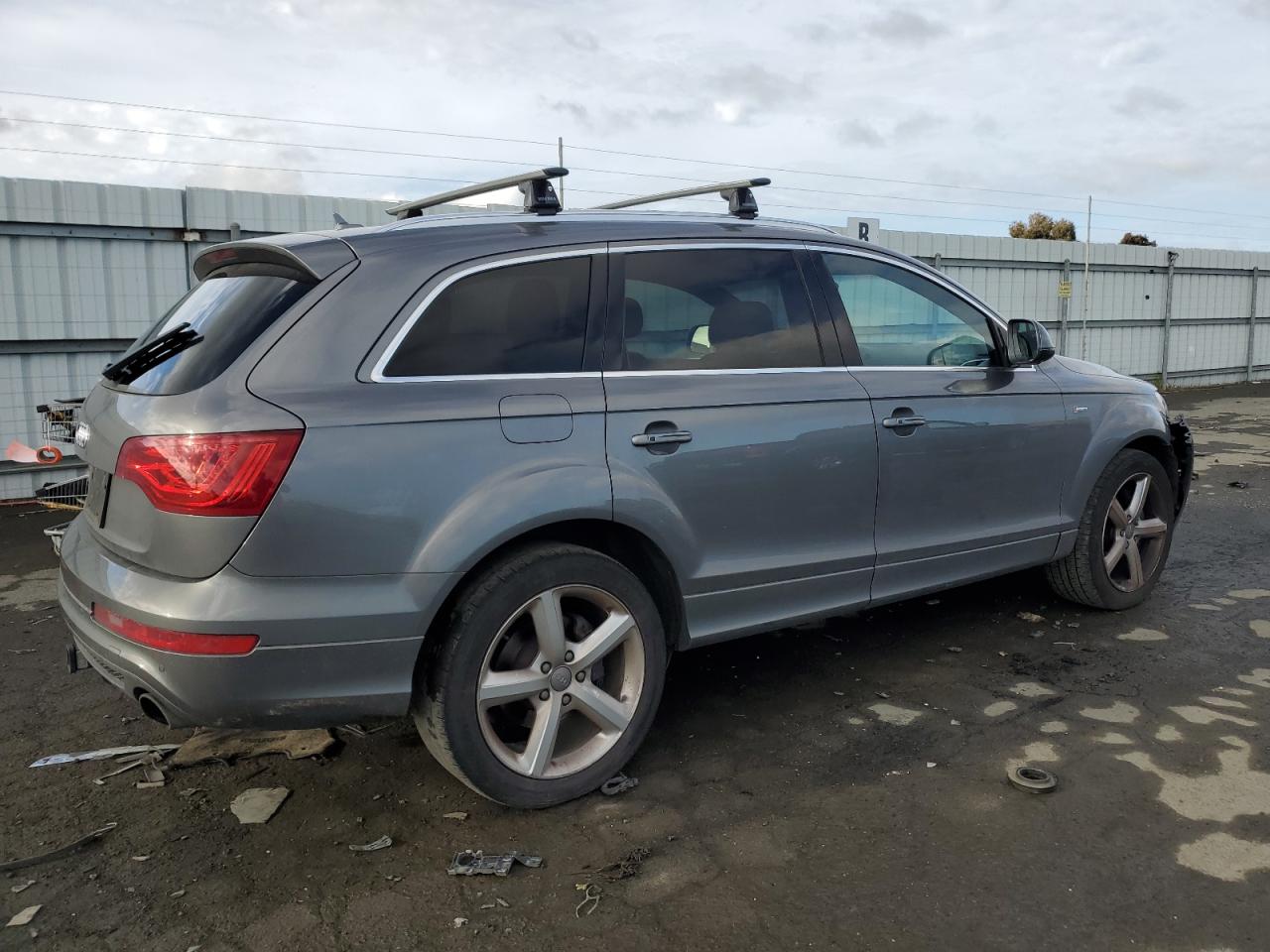 2013 Audi Q7 Prestige vin: WA1DGAFE1DD014696