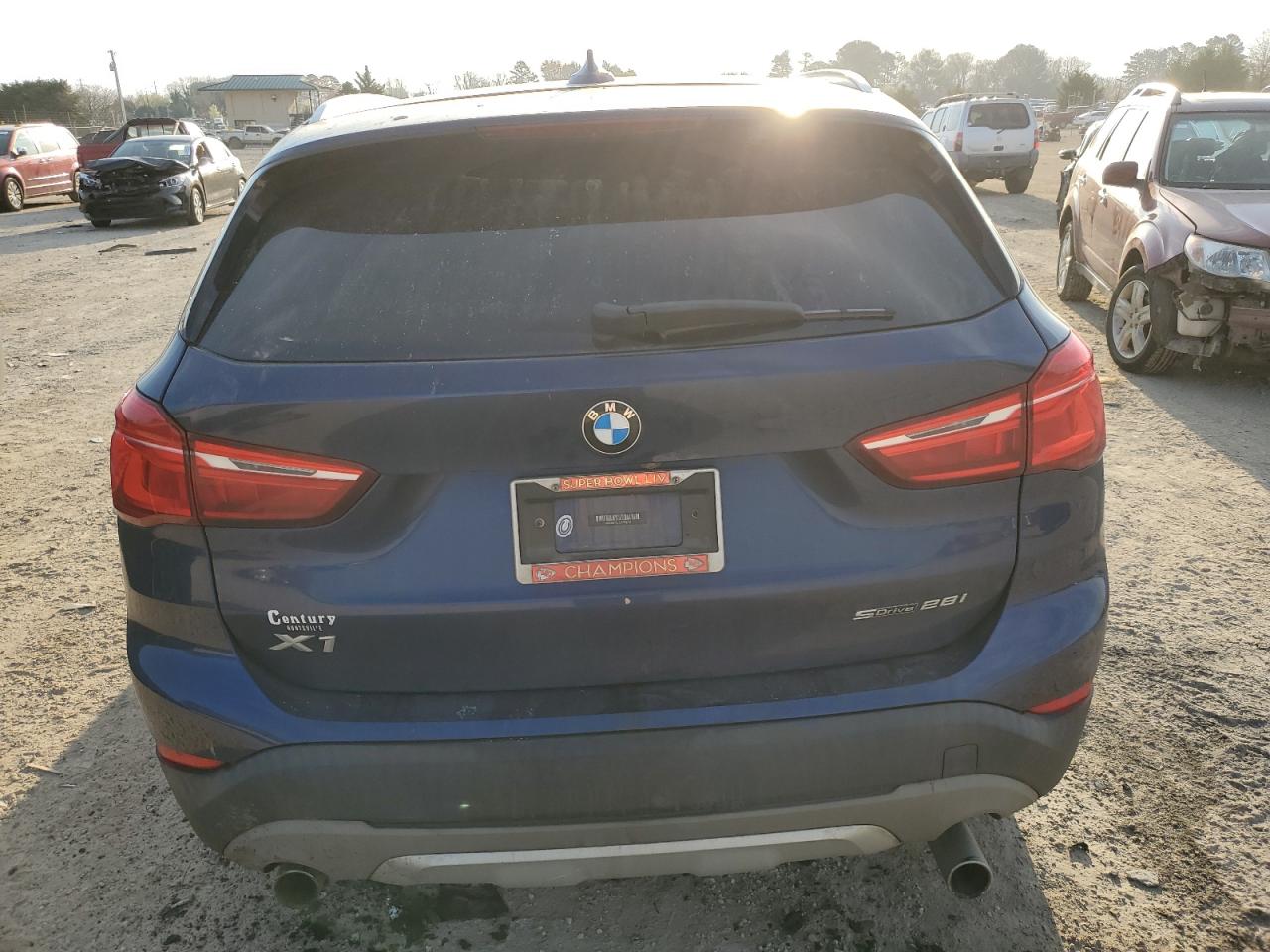 WBXHU7C37J3F04704 2018 BMW X1 Sdrive28I