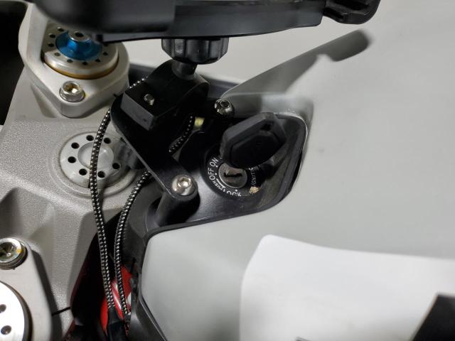 2023 DUCATI SUPERSPORT ZDMVABDS7PB004852