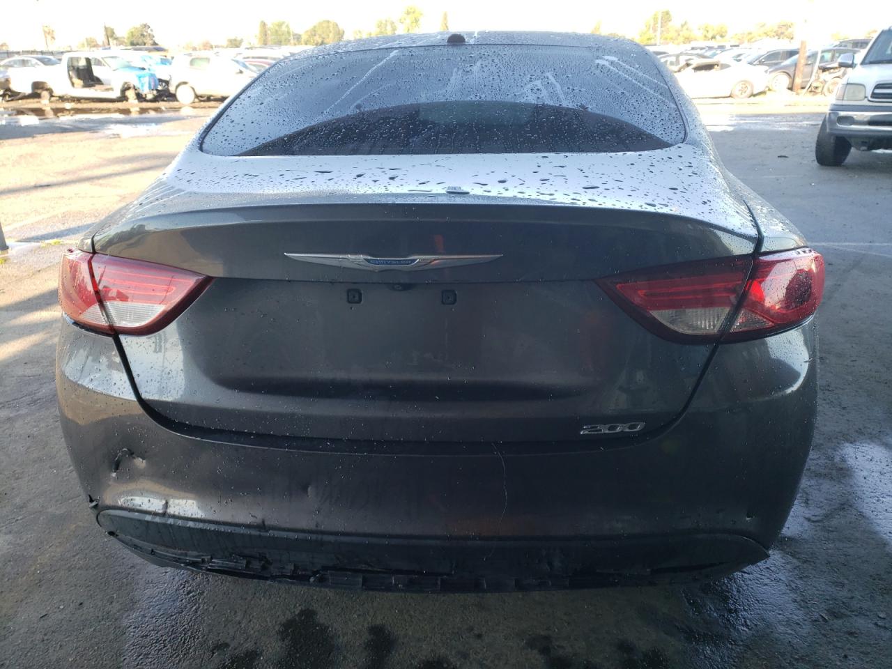 2015 Chrysler 200 Limited vin: 1C3CCCAB4FN633557