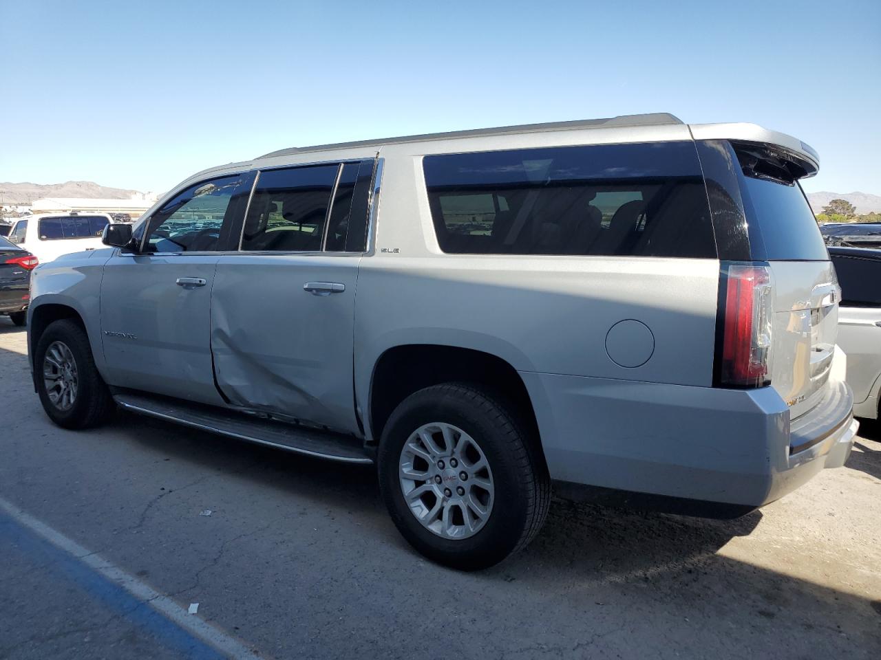 1GKS1FKC1GR133683 2016 GMC Yukon Xl C1500 Sle