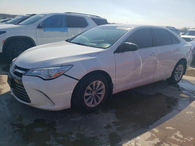 Lot #2388279326 2015 TOYOTA CAMRY LE salvage car