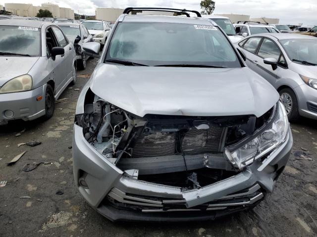 VIN 5TDJZRFH1KS613983 2019 Toyota Highlander, SE no.5