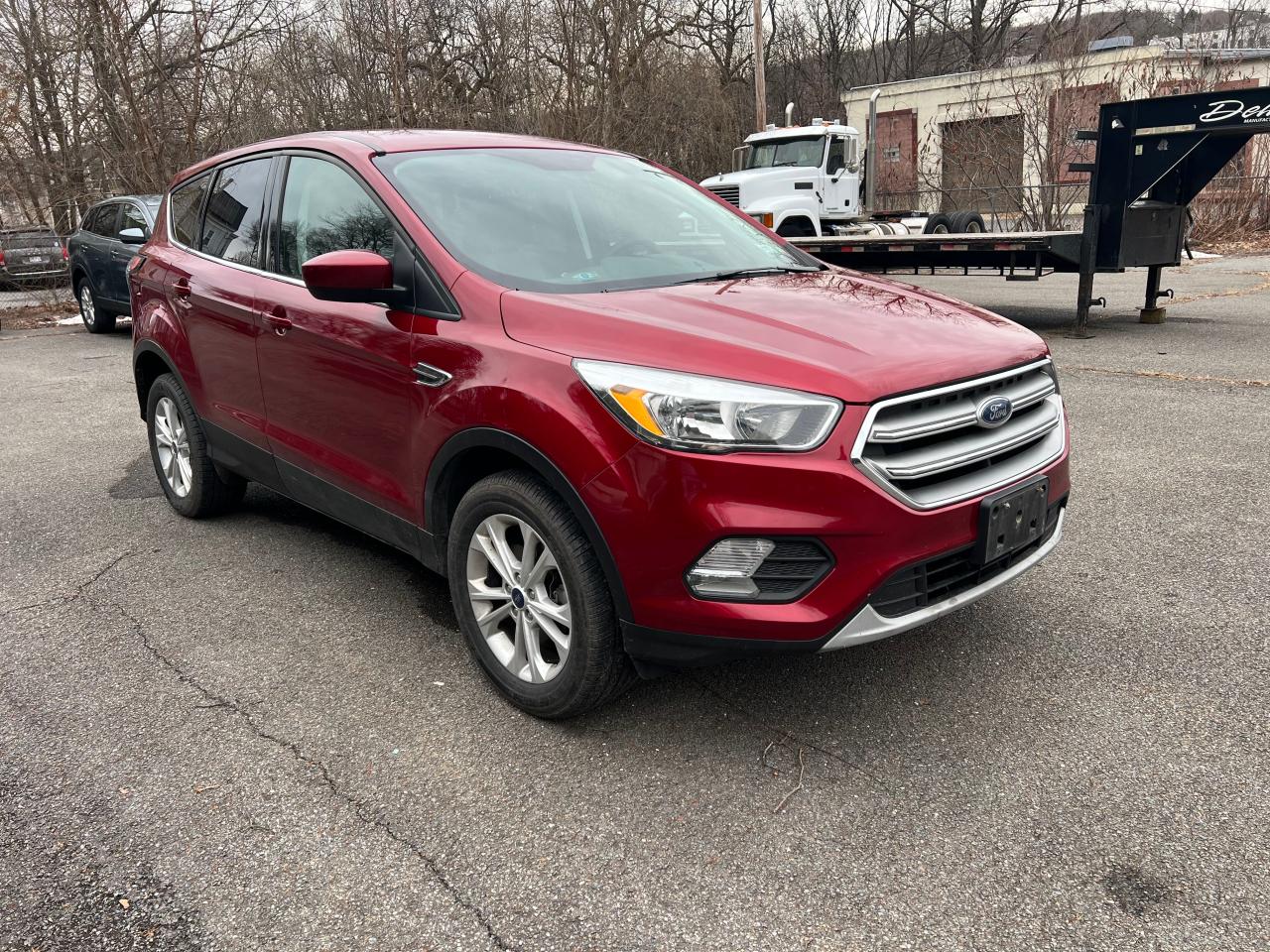 VIN: 1FMCU9GDXHUF00701 2017 FORD ESCAPE