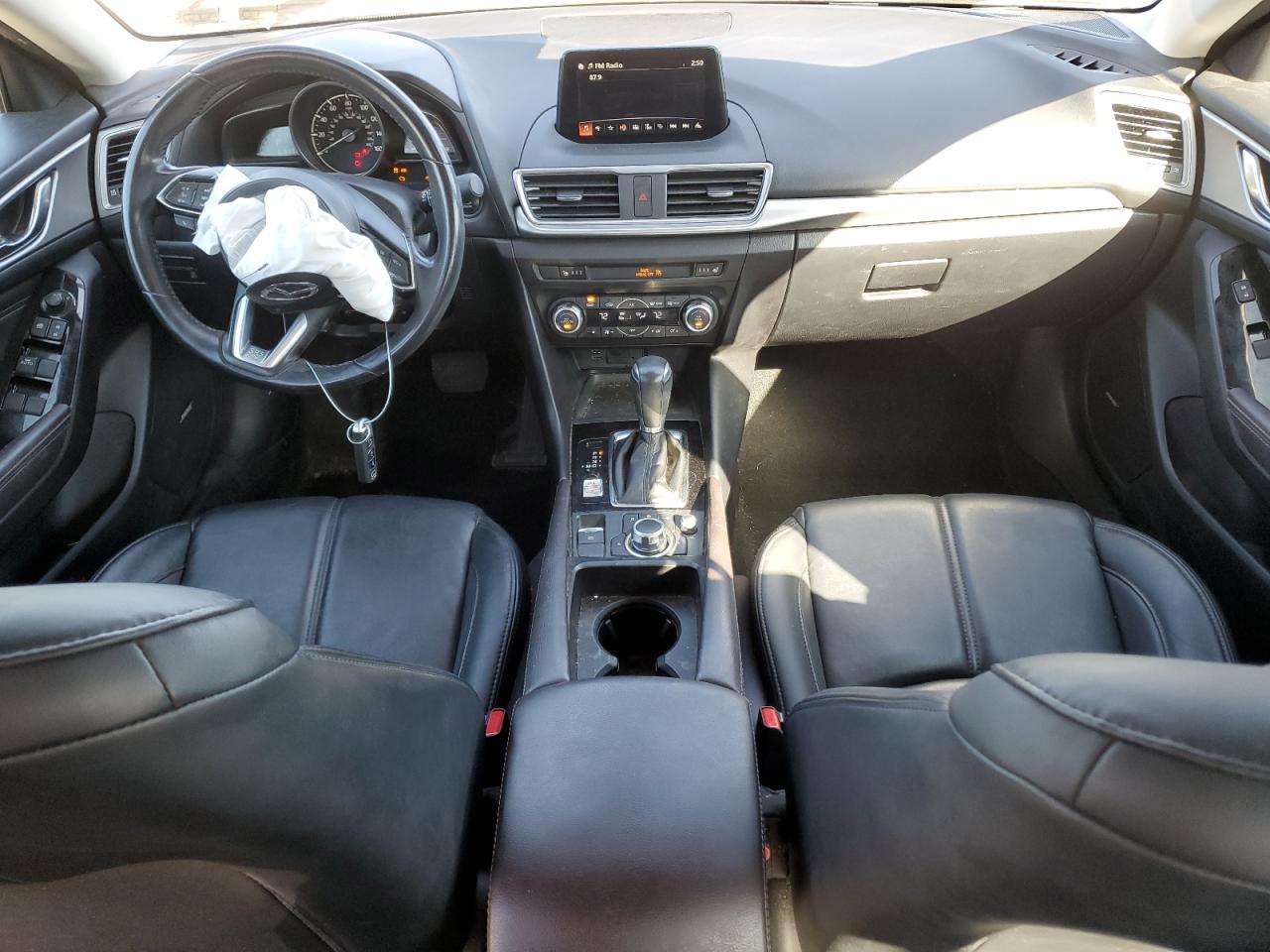 3MZBN1V32JM164297 2018 Mazda 3 Touring