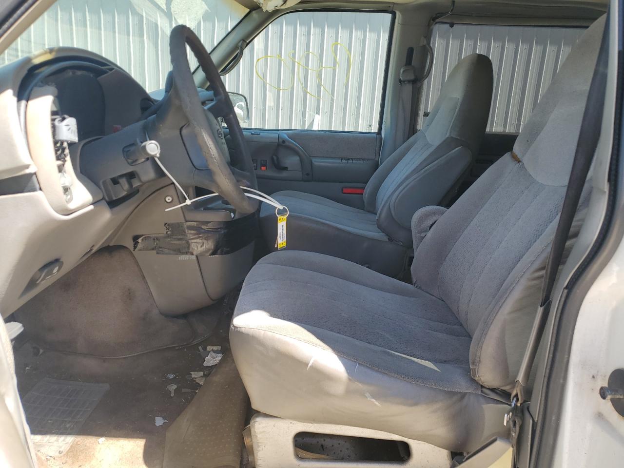 1gndm19w71b144824 1GNDM19W71B144824 2001 Chevrolet Astro