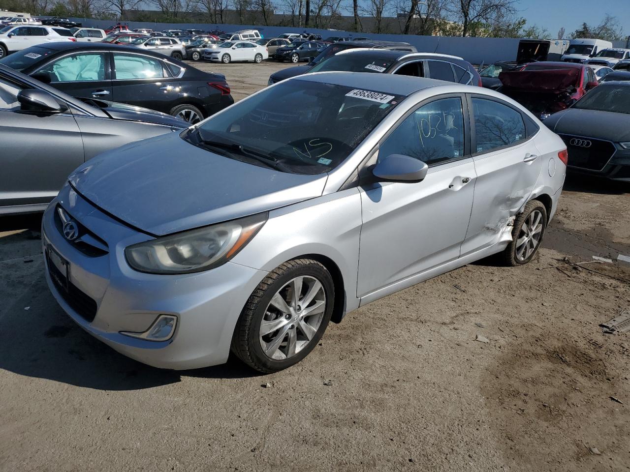 2013 Hyundai Accent Gls vin: KMHCU4AE2DU273163