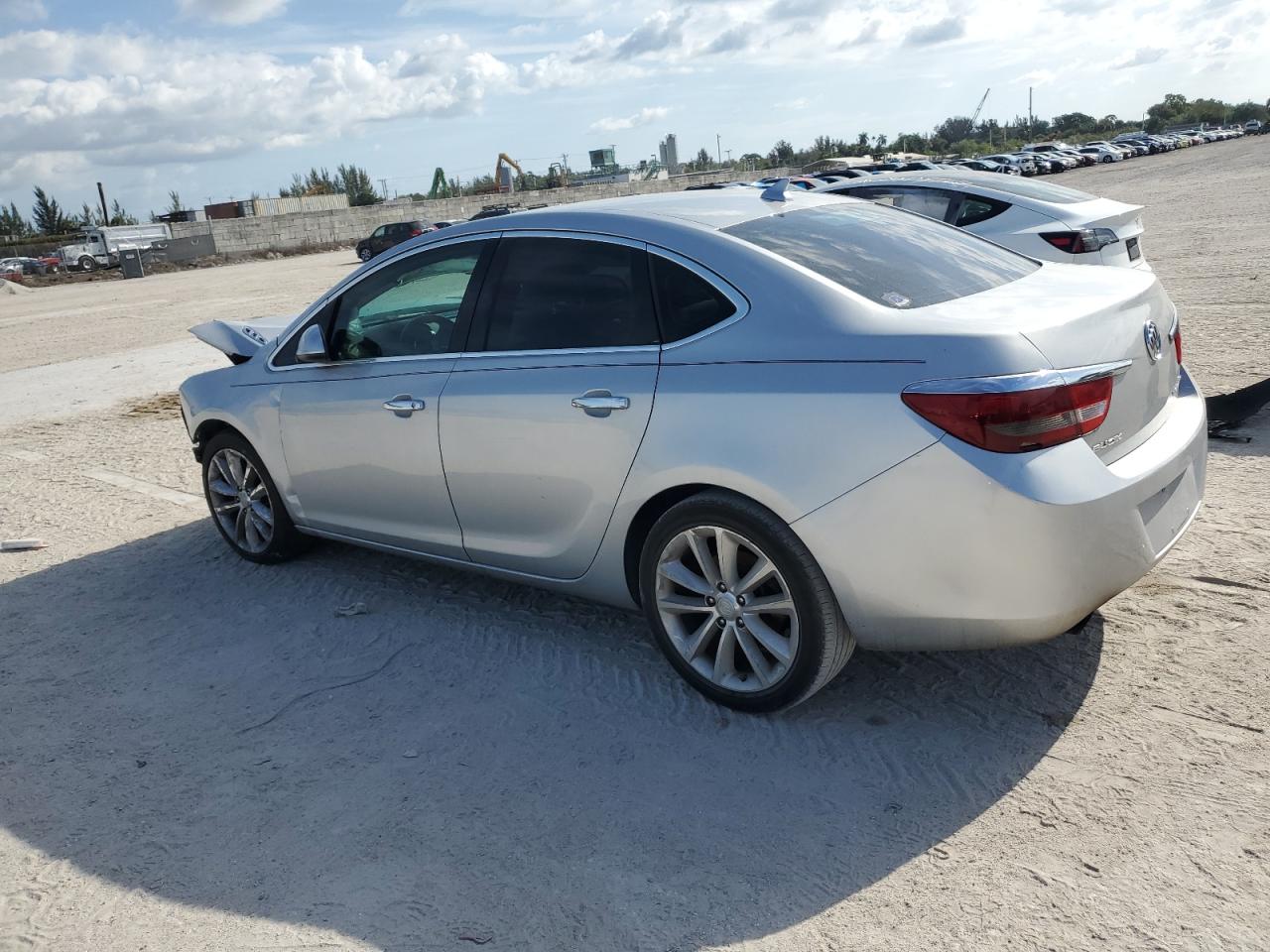 1G4PP5SK7E4221385 2014 Buick Verano