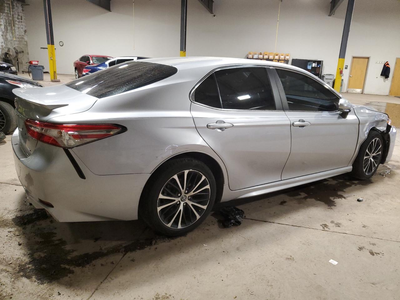 4T1B11HK4JU674479 2018 Toyota Camry L