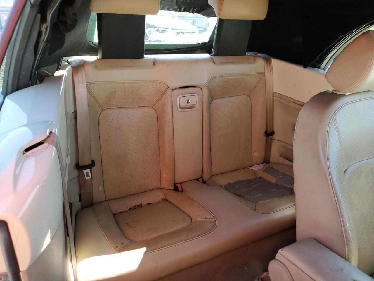 3VWSF31Y26M320162 2006 Volkswagen New Beetle Convertible Option Package 2