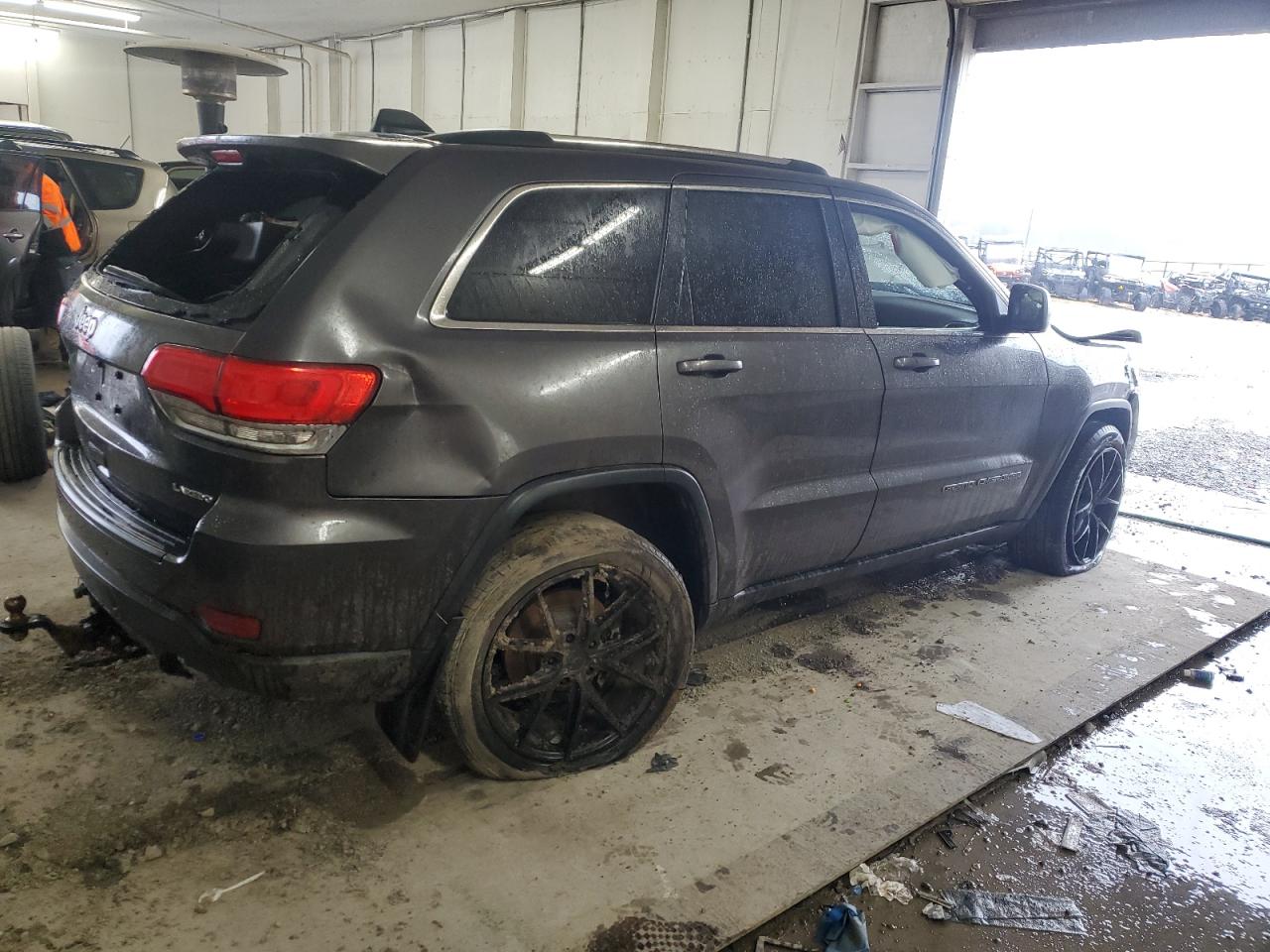 1C4RJEAG4HC763419 2017 Jeep Grand Cherokee Laredo