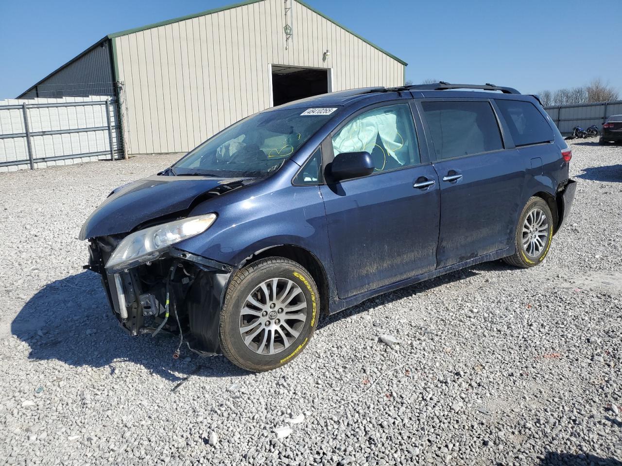 TOYOTA SIENNA XLE