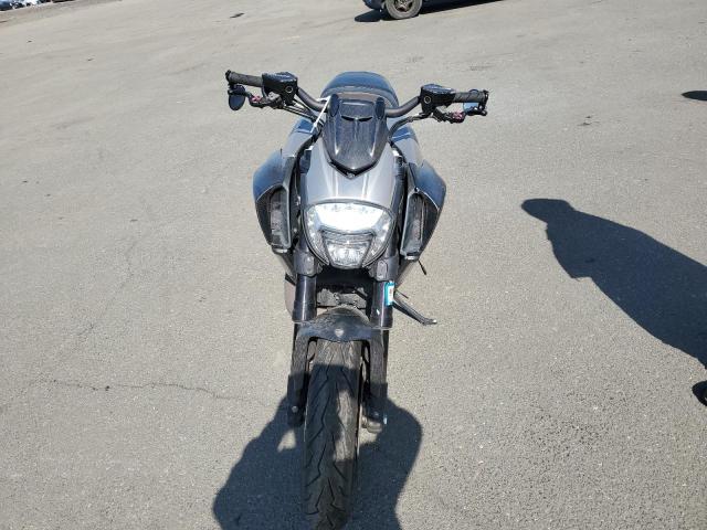 2015 DUCATI DIAVEL ZDM13BSW1FB026939