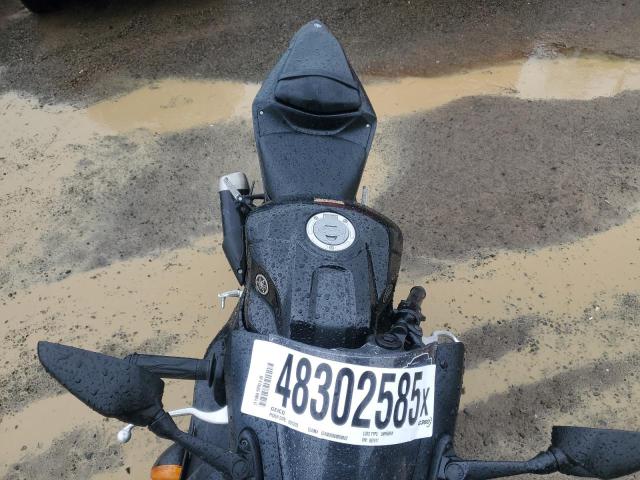 2021 YAMAHA YZFR3 A MH3RH18Y4MK007917