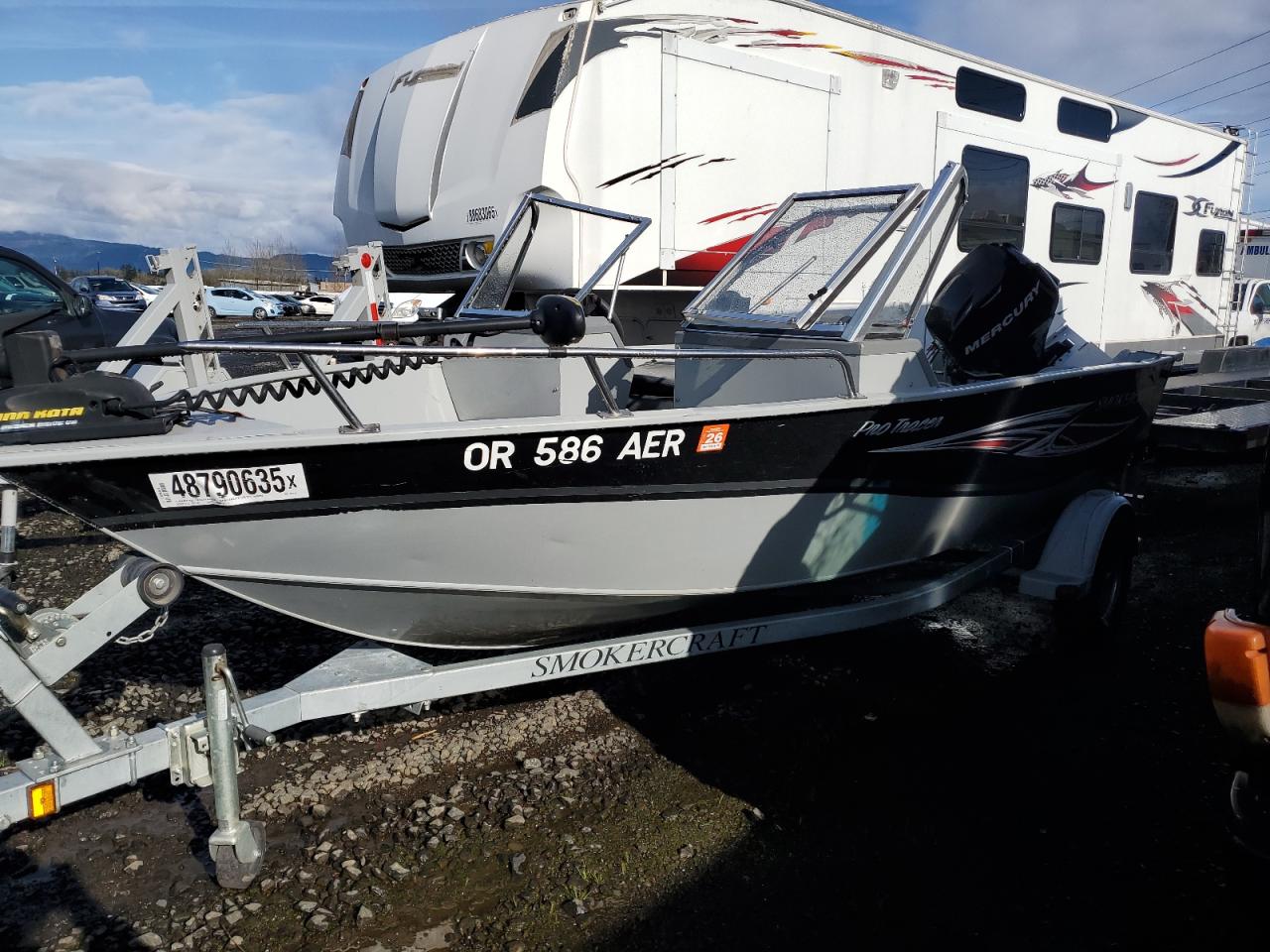 Lot #3221172903 2013 SMOKER CRAFT BOAT