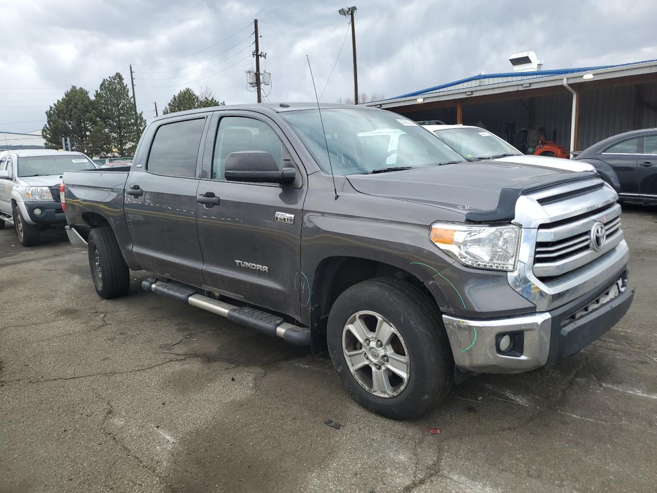 TOYOTA TUNDRA CREWMAX SR5