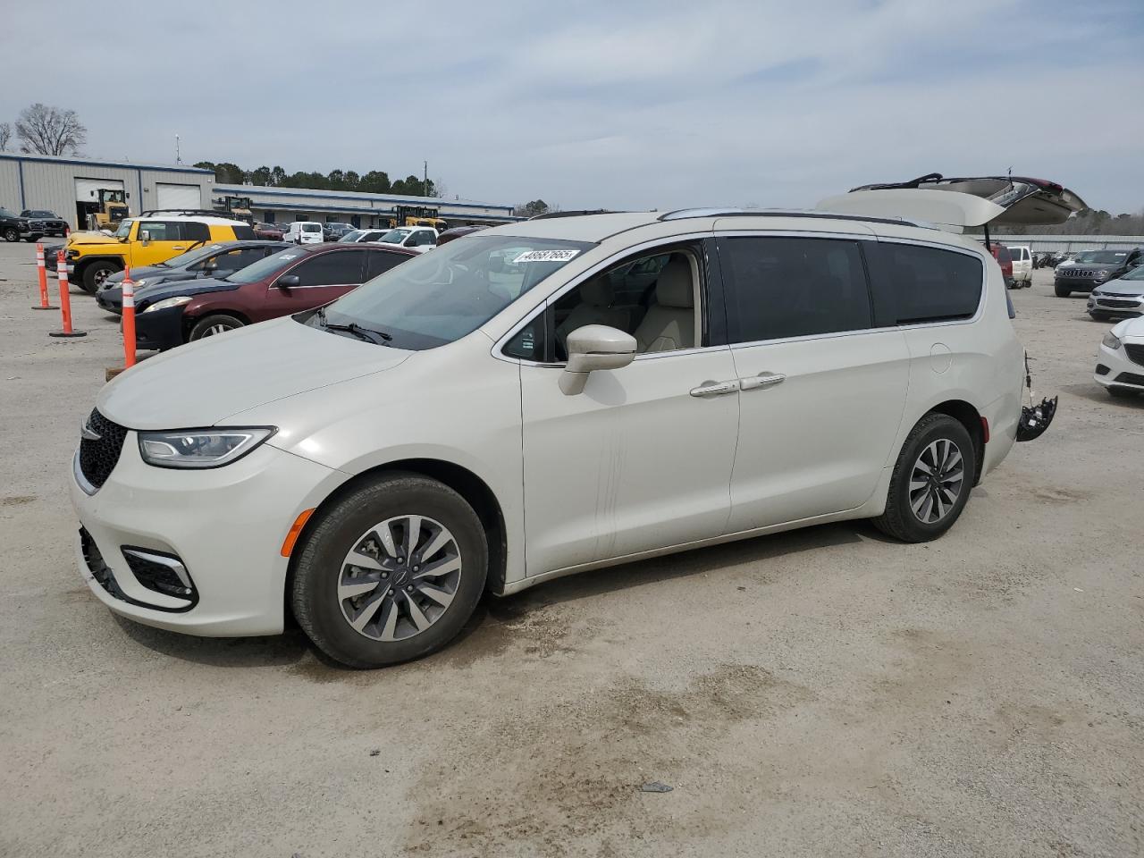 CHRYSLER PACIFICA TOURING L
