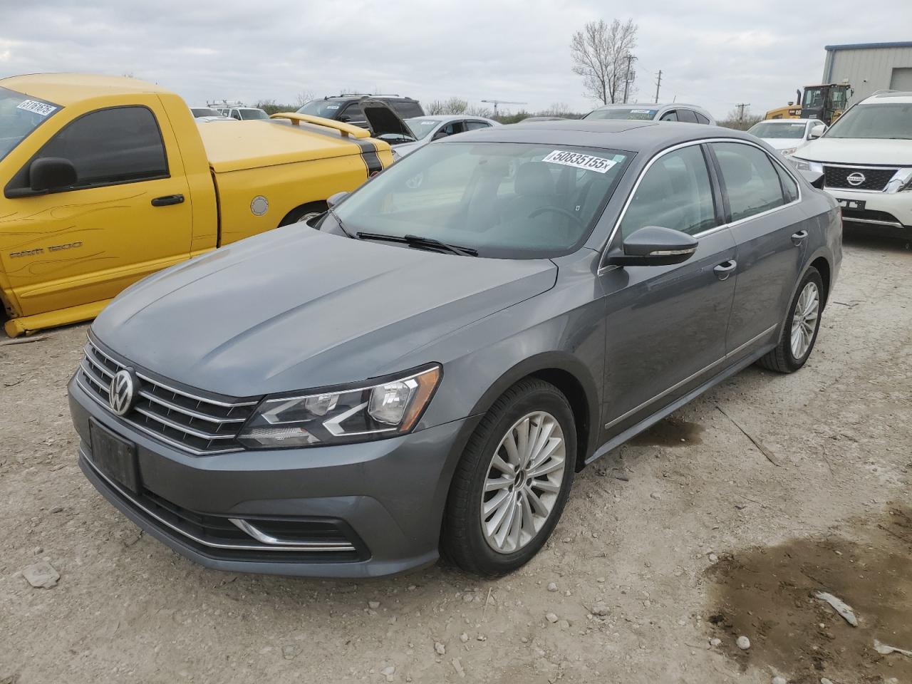 VOLKSWAGEN PASSAT SE