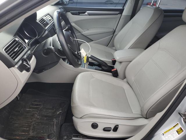 2017 VOLKSWAGEN PASSAT R-L - 1VWDT7A32HC057253