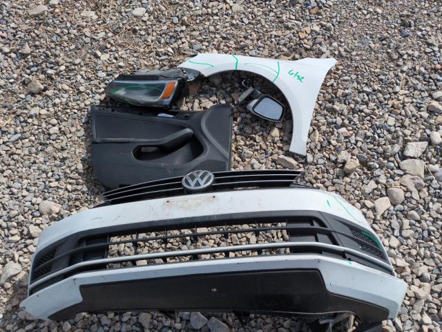 2016 VOLKSWAGEN JETTA SE - 3VWD67AJ5GM407817