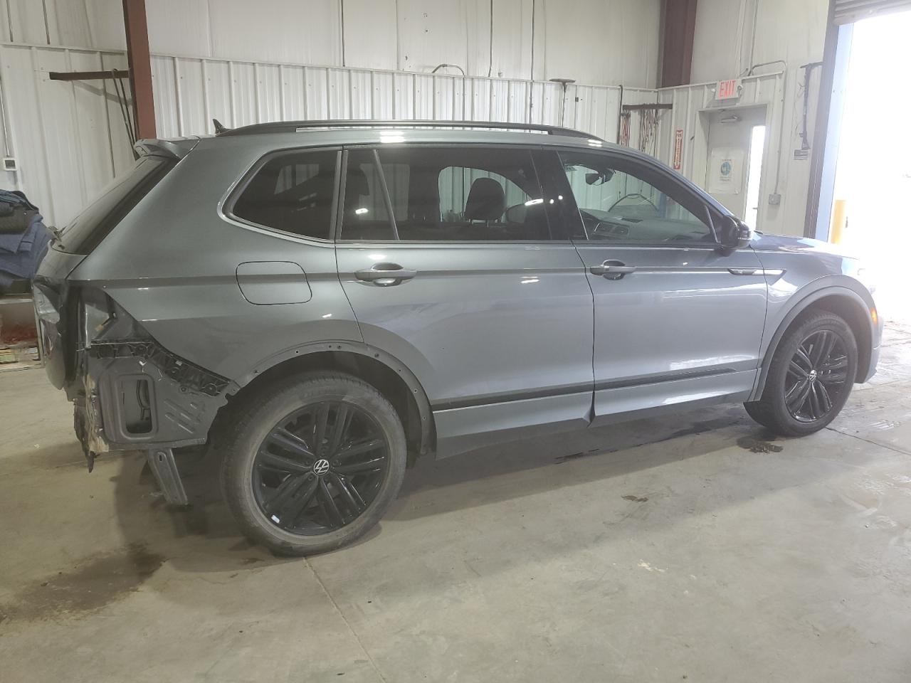 VOLKSWAGEN TIGUAN SE R-LINE BLACK