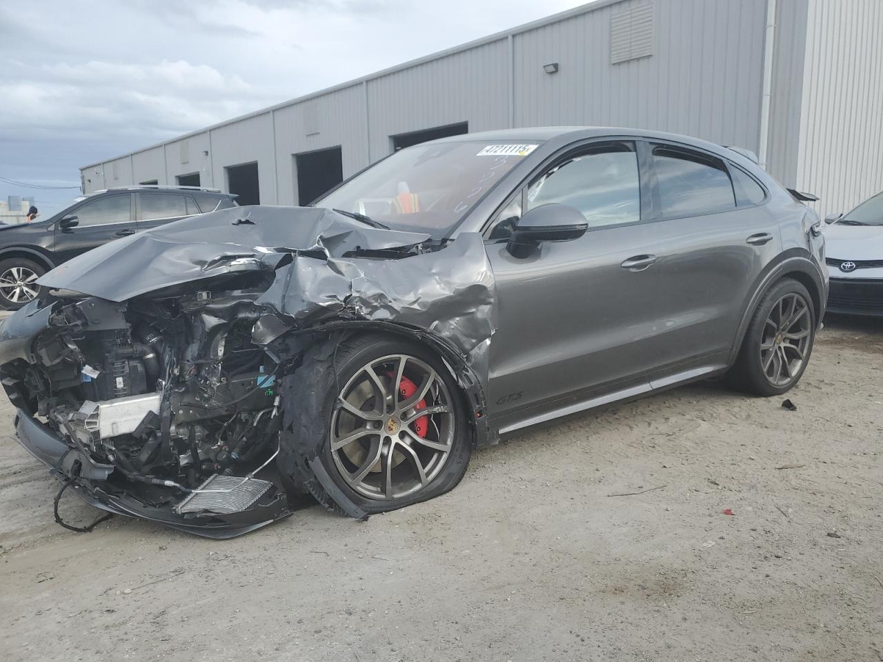 PORSCHE CAYENNE GTS COUPE