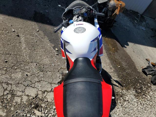 2018 HONDA CBR600 RR JH2PC40J3JK400136
