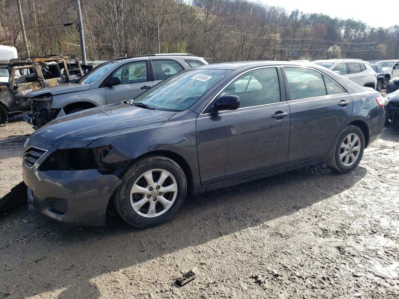 TOYOTA CAMRY BASE