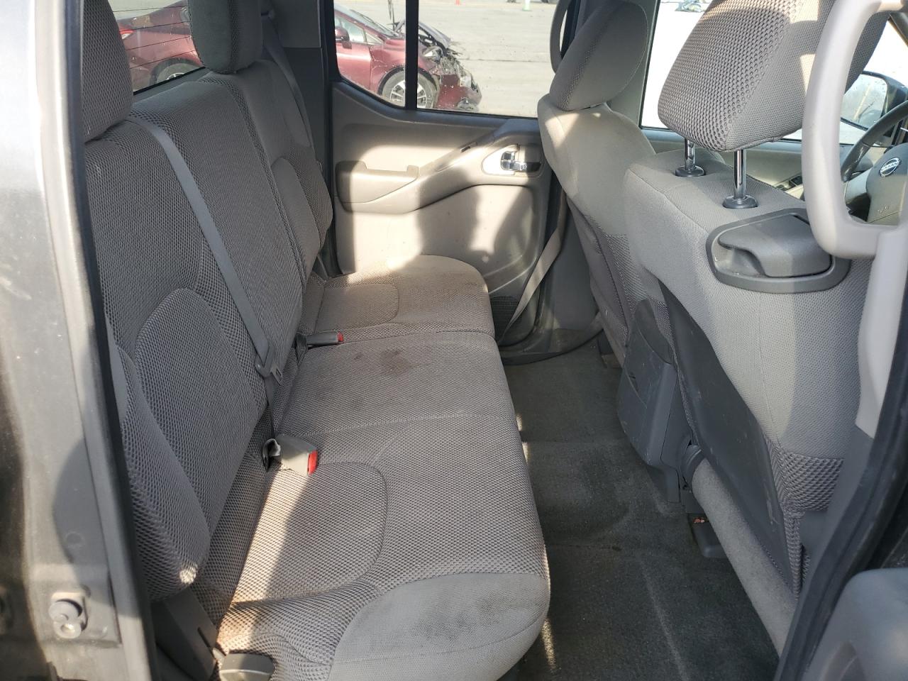 NISSAN FRONTIER CREW CAB SE