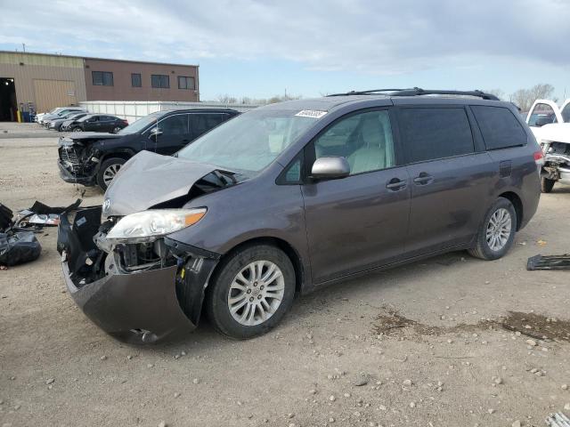 TOYOTA SIENNA XLE