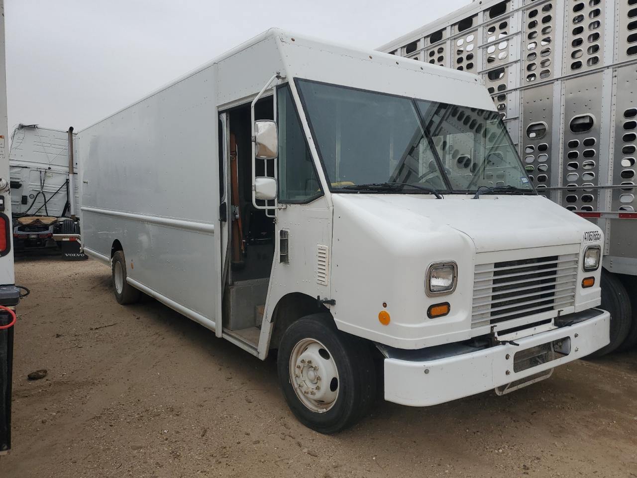 Ford F59 2013