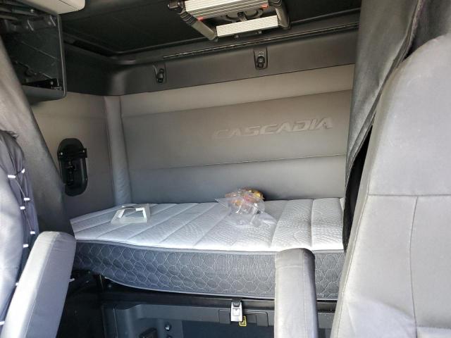 2018 FREIGHTLINER CASCADIA #3129824406