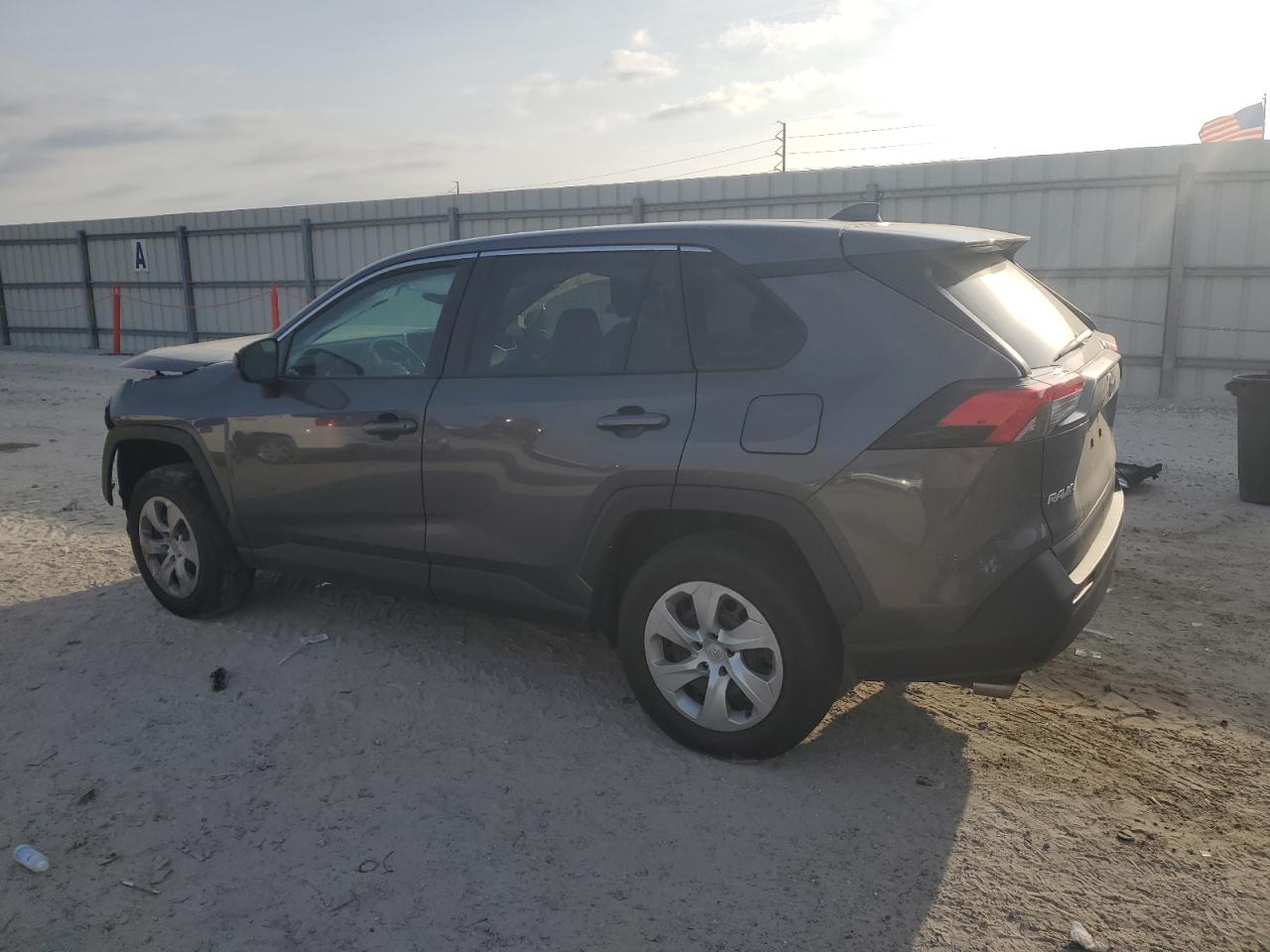 TOYOTA RAV4 LE